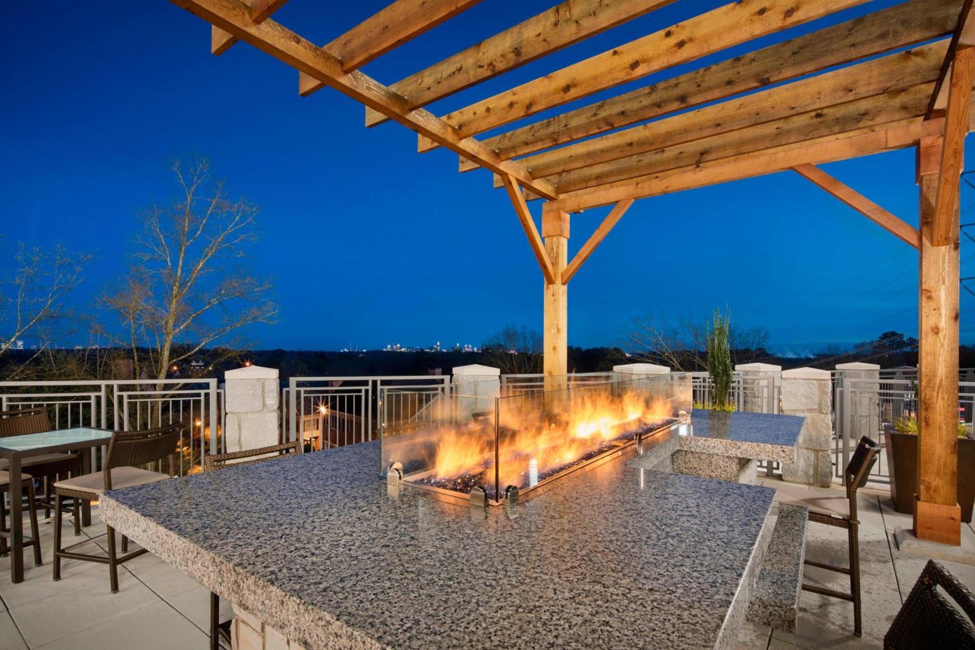 Courtyard By Marriott Atlanta Vinings/Galleria Smyrna Exterior foto